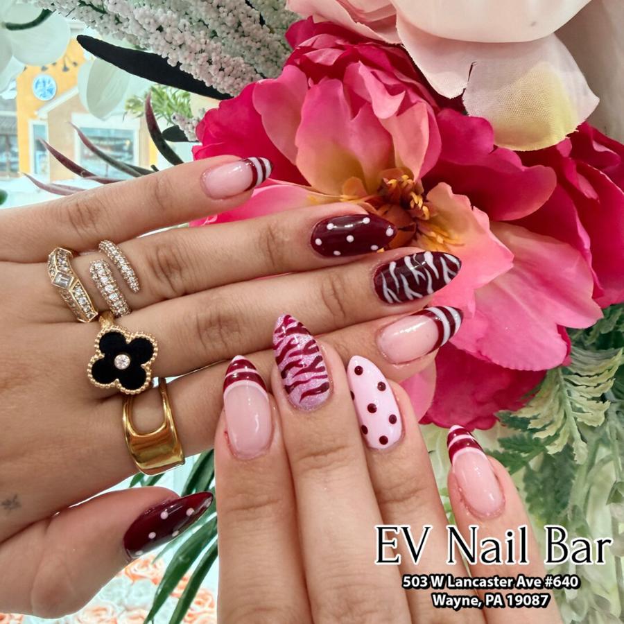 E V NAIL BAR